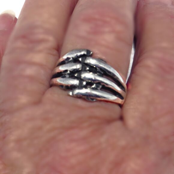 Vintage Sterling Silver Ring Sz 8 with 3 Dolphins for Women, Mother's Day Gift - Picture 1 of 8